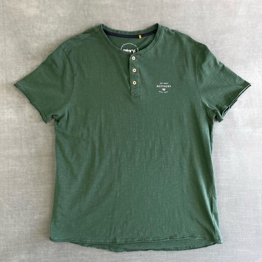 Refinery T-Shirt Mens Large Green Henley Raw Hem Tee Casual‎ Outdoors Streetwear